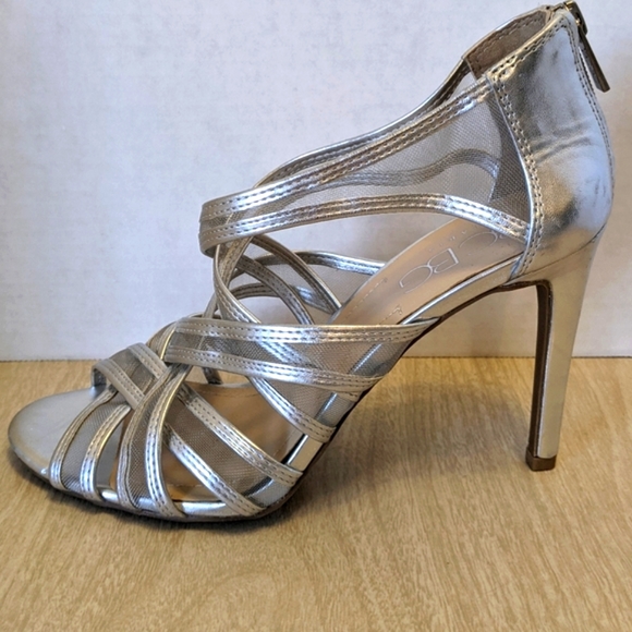 BCBG Paris Silver Mesh Zip Heels 8.5 - Picture 3 of 11